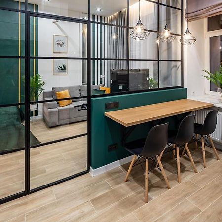 Emerald Lux Apartment. LiveinЛьвів Екстер'єр фото